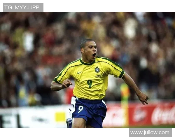 欧洲足球明星的身材与风格对比分析及其影响力探讨