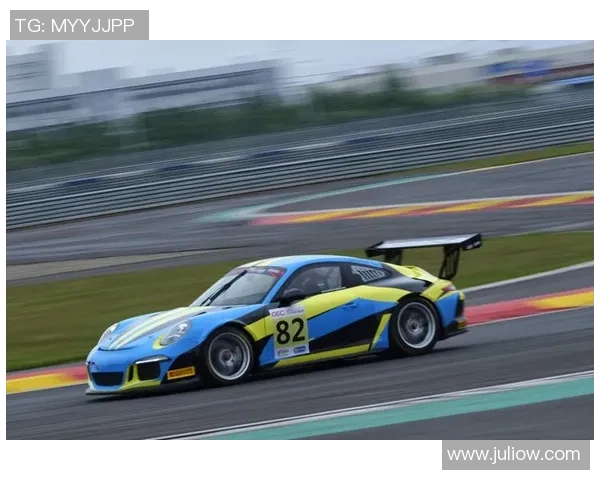 武汉羽毛球队整体压制现象解析及其对赛事格局的影响探讨